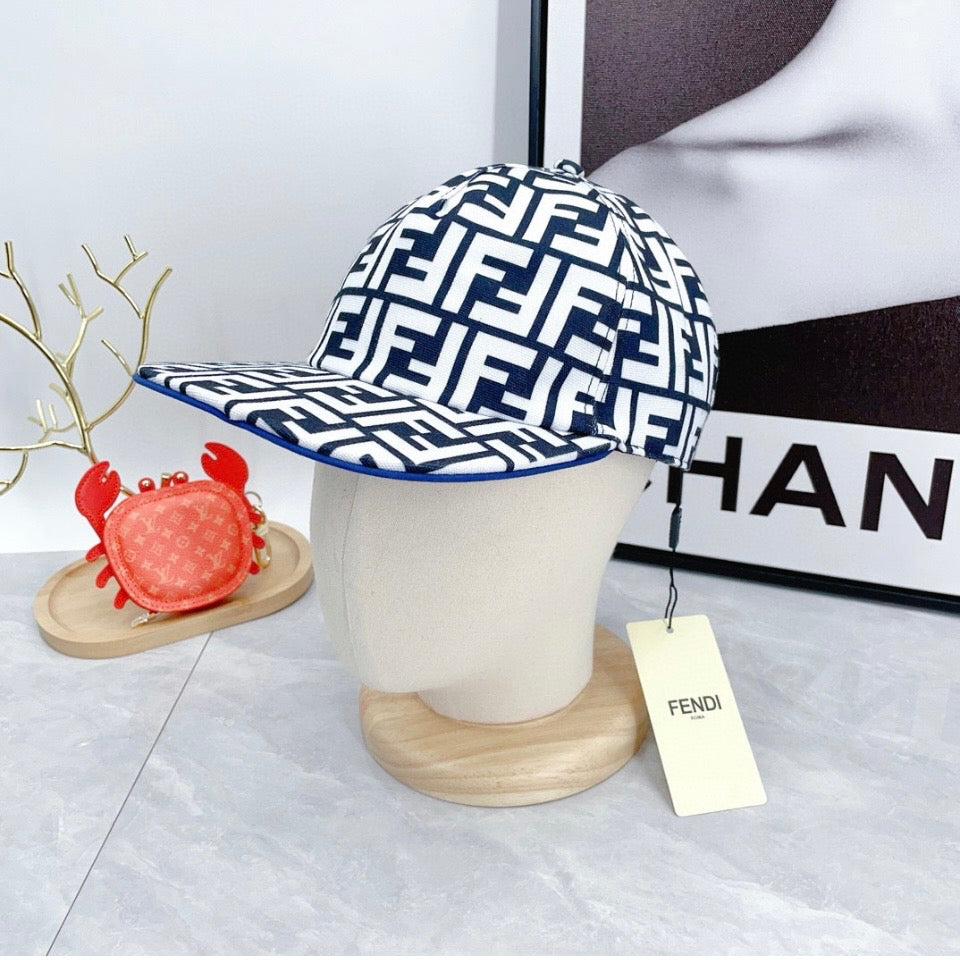 Casquette fendi